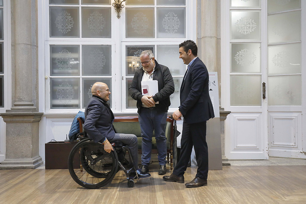 Luis López, recibiu no seu despacho do Pazo provincial ao presidente de Cogami, Anxo Queiruga