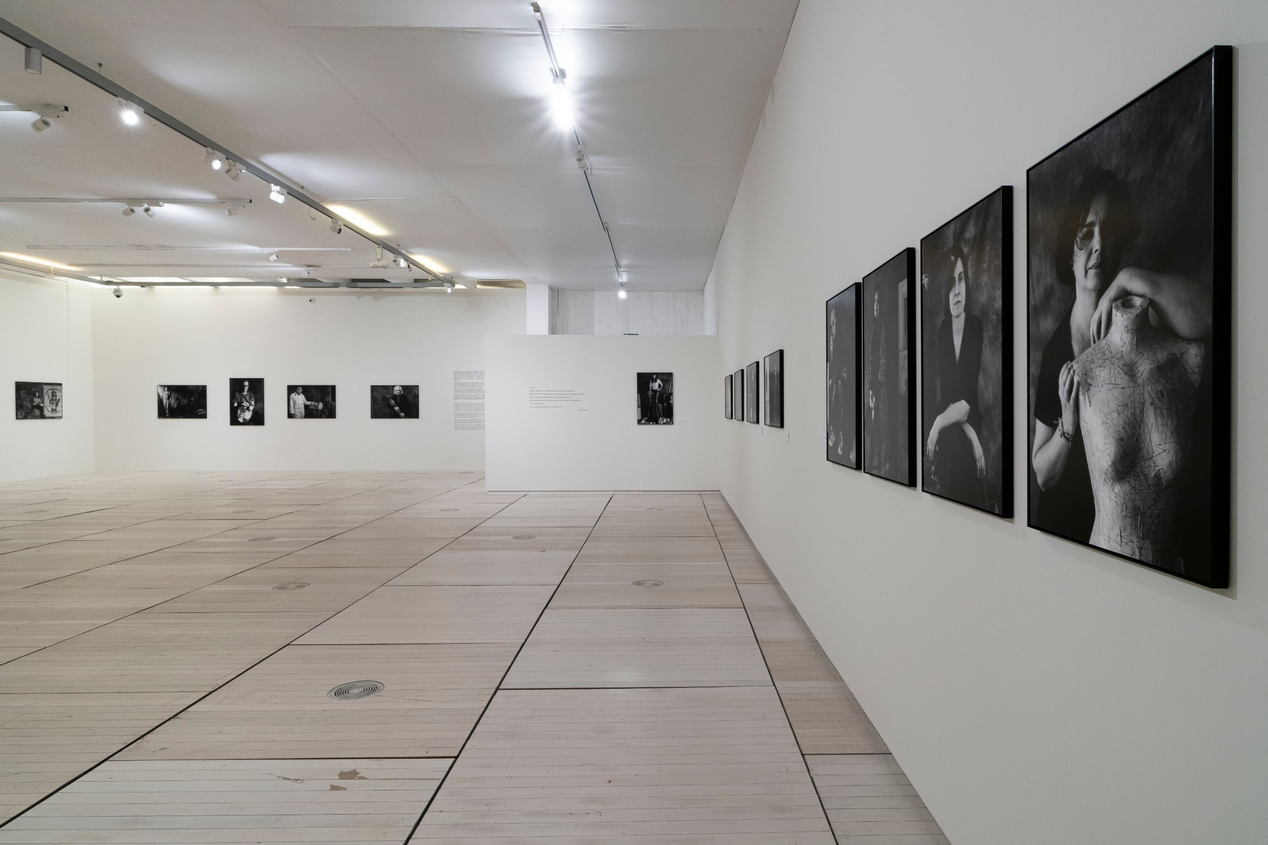 
		O Museo afonda na mostra Sombras Atlánticas con obradoiros de retrato fotográfico e sesións introdutorias ás claves da exposición
	