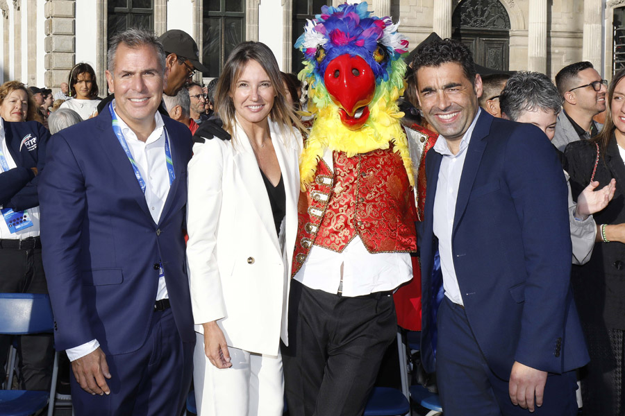  
		Luis López anima a gozar da final das Series Mundiais de Tríatlon, un evento que sitúa a provincia no centro mundial do deporte
	