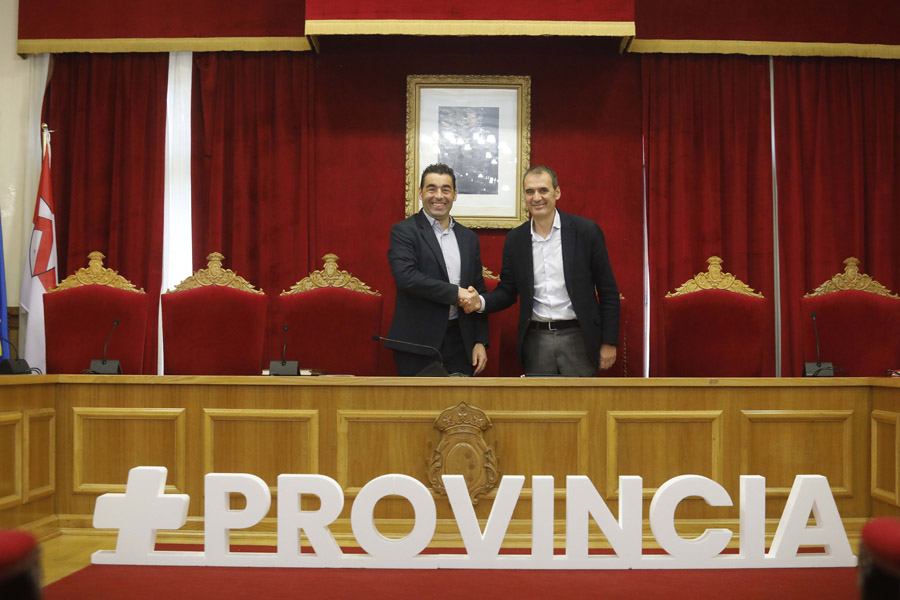 O presidente da Deputación de Pontevedra, Luis López, e o alcalde de Tui, Enrique Cabaleiro