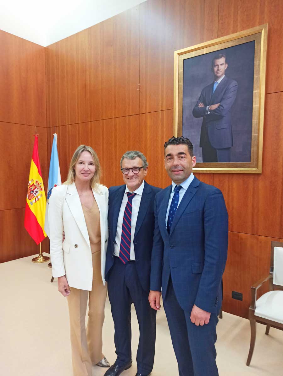  
		Luis López e Marta Fernández-Tapias asistiron esta mañá á toma de posesión do novo conselleiro maior do Consello de Contas
	