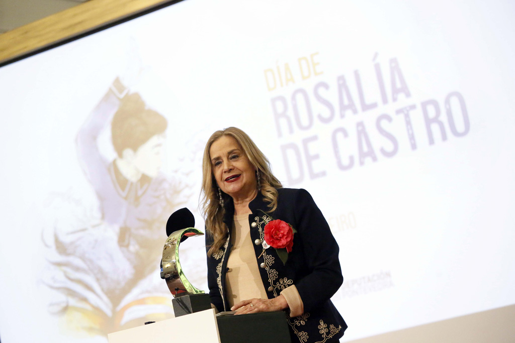  
		A Deputación enche o Pazo Provincial de poesía, ilustración e música para celebrar o Día de Rosalía
	