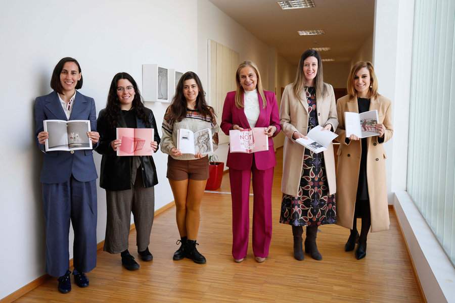  
		A Deputación edita o catálogo da mostra “Dende a fenda”, que reuniu na Sede de Vigo a obra de dez creadoras comprometidas co feminismo
	