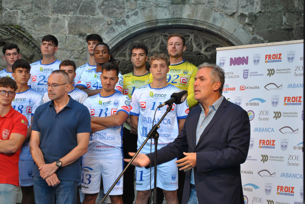 Rafa Domínguez participa na presentación do Club Cisne