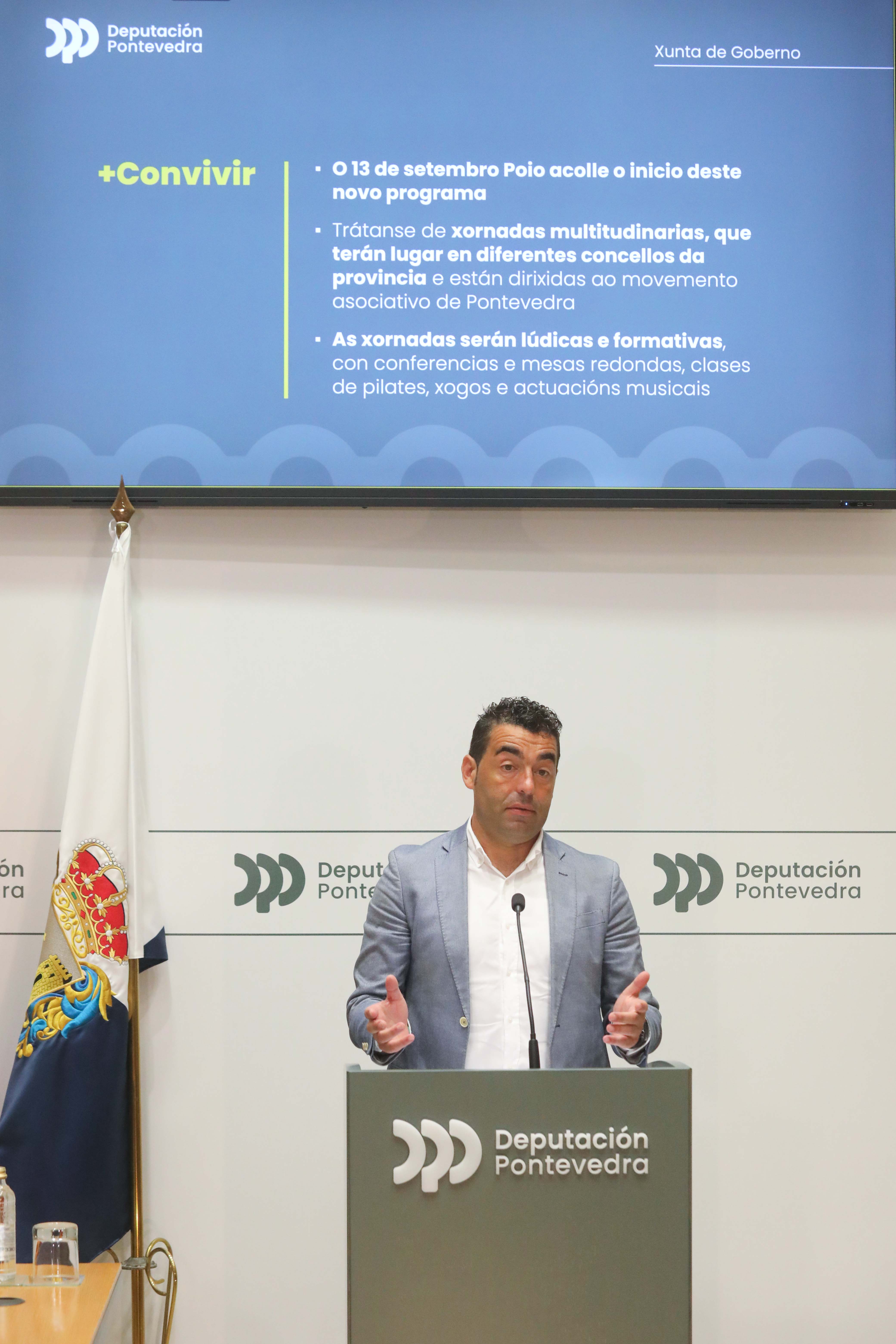 Conferencia de prensa de Luis López