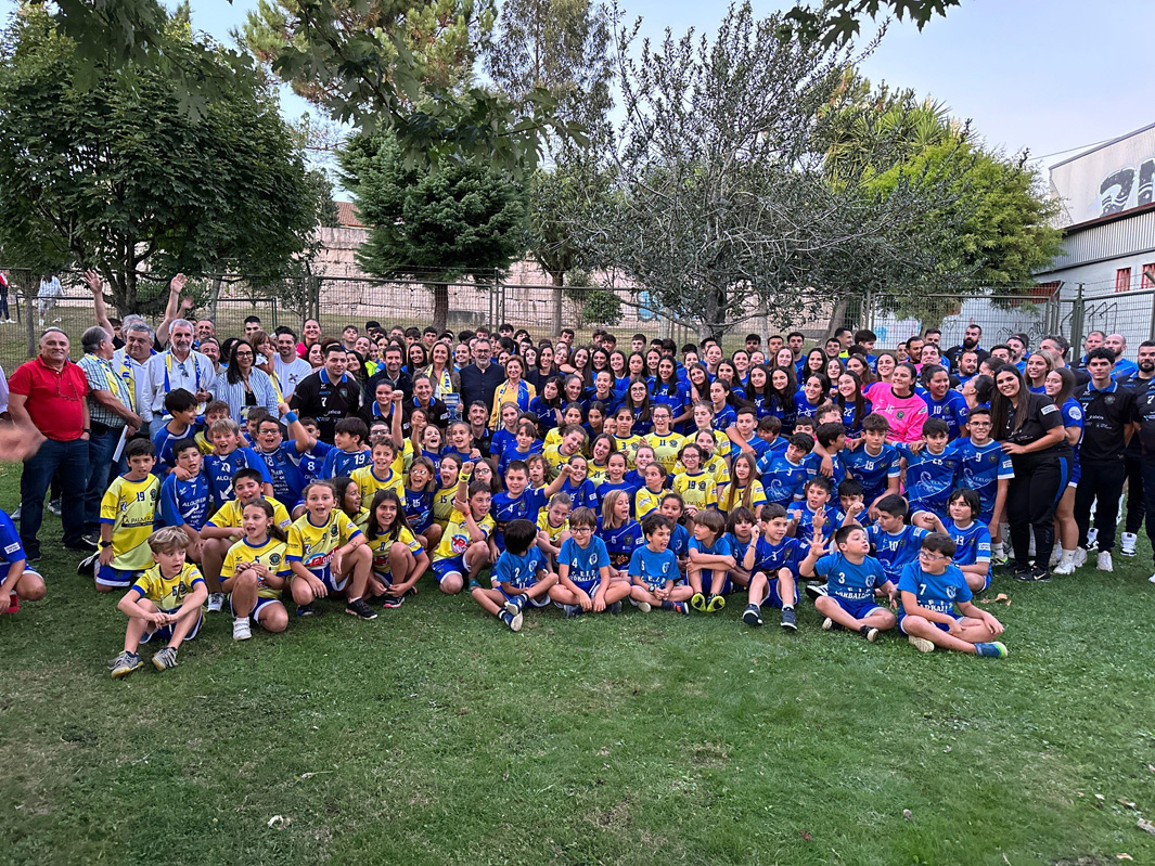 Luisa Sánchez participa na presentación de equipos da A.D. Carballal