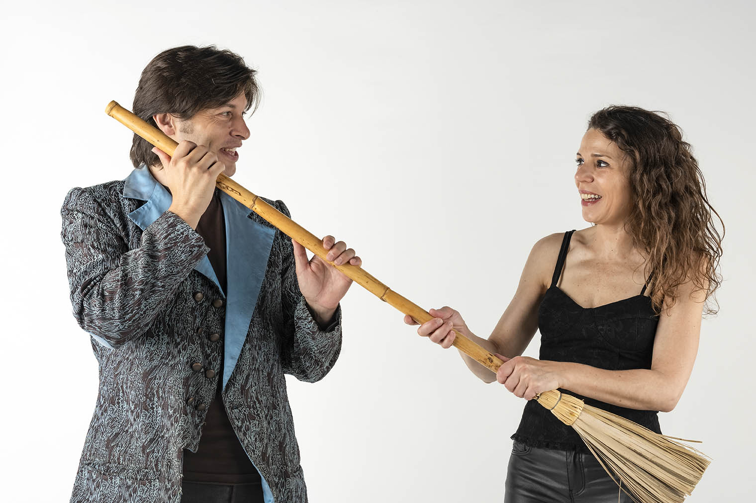 2 ilusionistas cunha menciña contra o fas