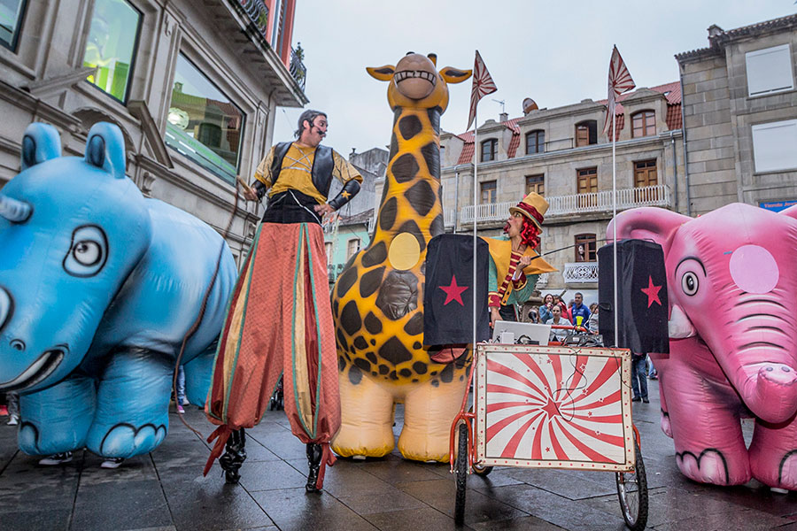 “+Escénicas” <em>Circo Krasnovarak</em>, Troula Animación