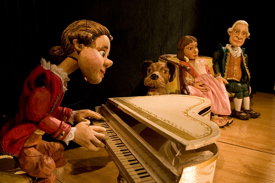 “+Escénicas” Do, Re, Mi, Mozart xoga aquí, Títeres Cachirulo