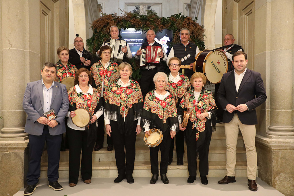 Jorge Cubela, presentou este luns no Pazo provincial o disco recompilatorio da Asociación Cultural O Torreiro de Forzáns