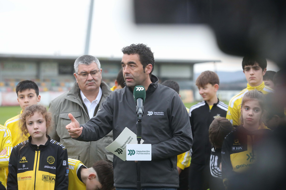 Luis López anuncia axudas para apoiar os eventos deportivos