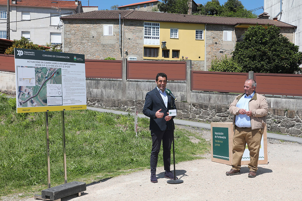 Luis López Acompañado polo alcalde Carlos Costa