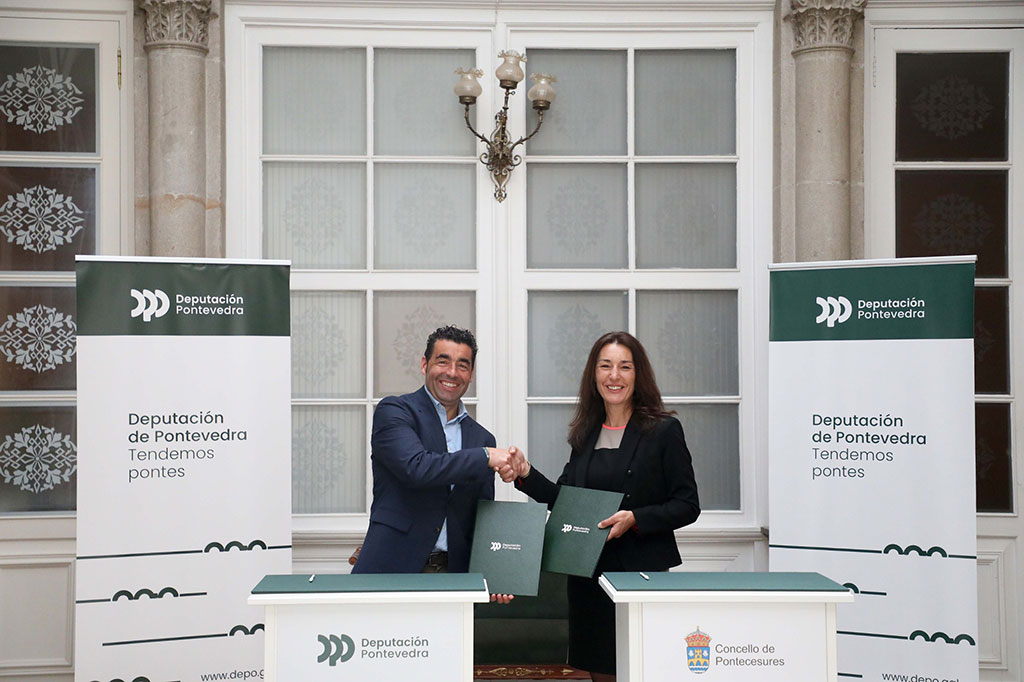 Luis López asina co alcaldesa de Pontecesures, María Teresa Tocino