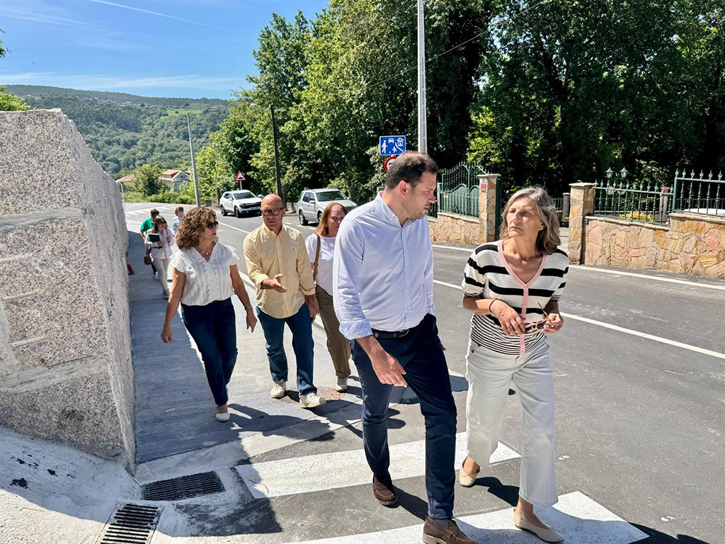 Luis López asina co alcalde de Ribadumia, David Castro un convenio