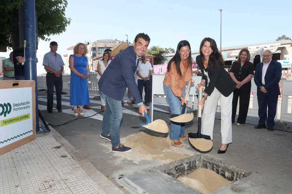 Luis López iniciando as obras no concello de Mos