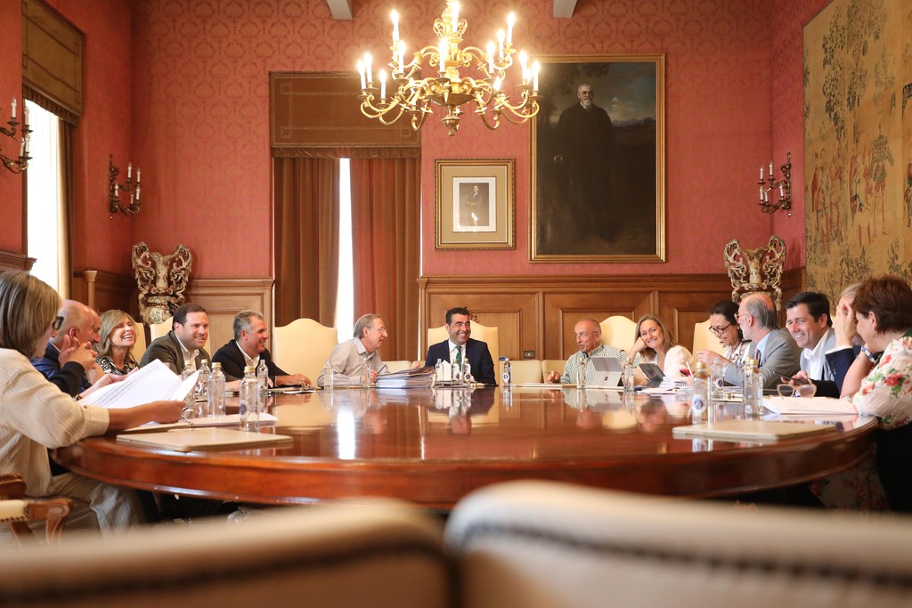 Luis lópez en xunta de goberno