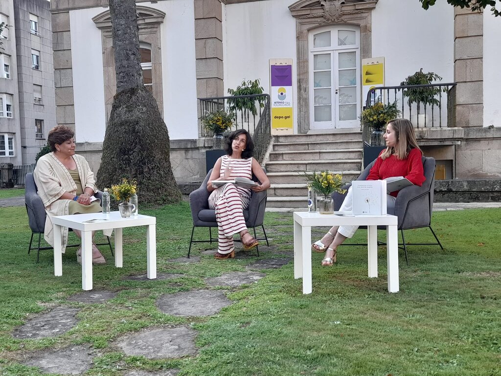 Sandra Bastos, Carmen Quinteiro e a xornalista Susana Pedreira
