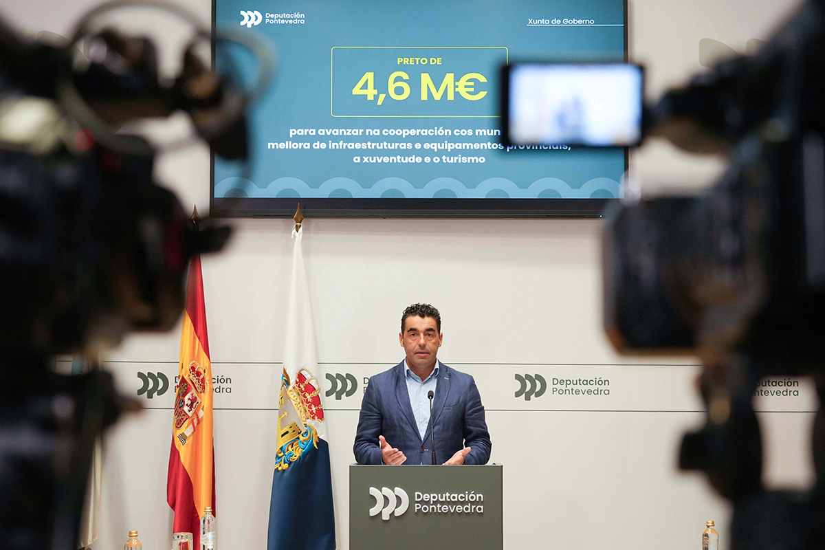 Conferencia de prensa de Luis López