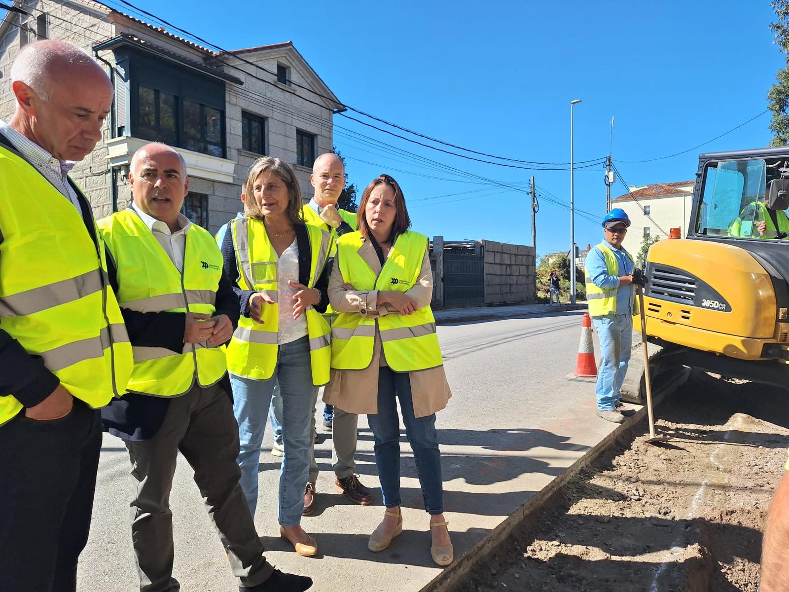 Obras de mellora peonil e drenaxe na estrada provincial EP-9702 As Sinas-Vilanova de Arousa