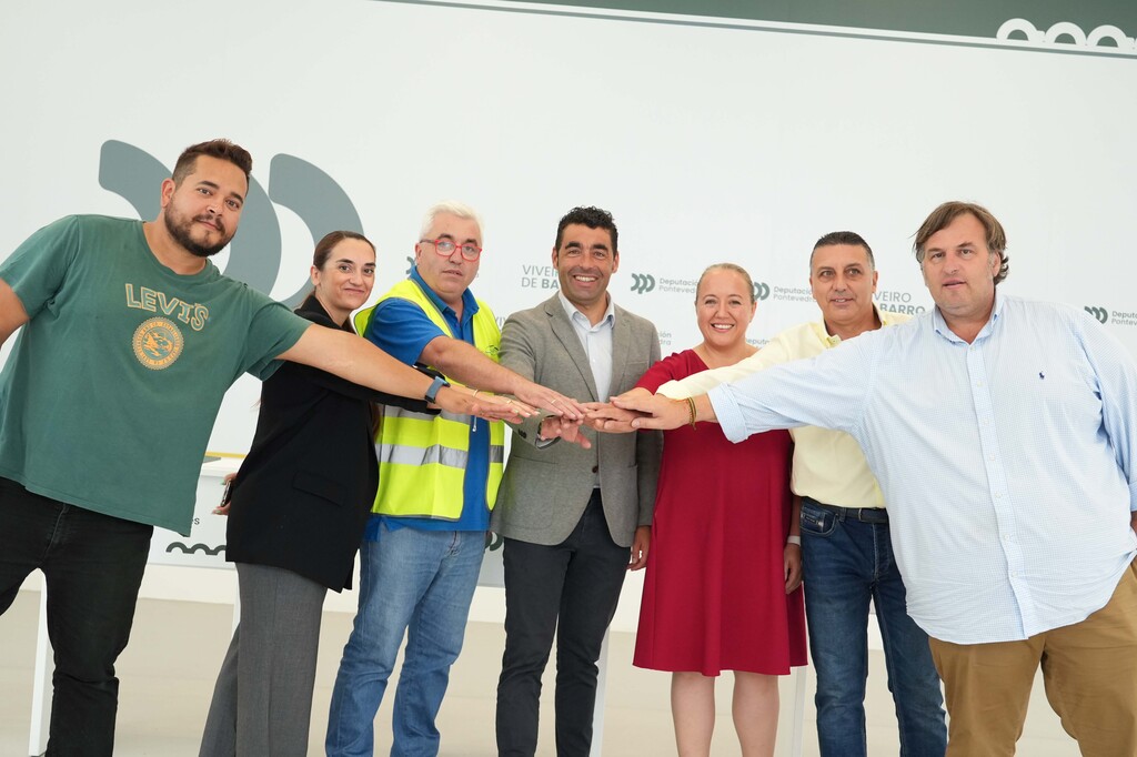 Luis López dá a benvida ao viveiro de empresas de Lalín e Barro-Meis a oito novos emprendedores,