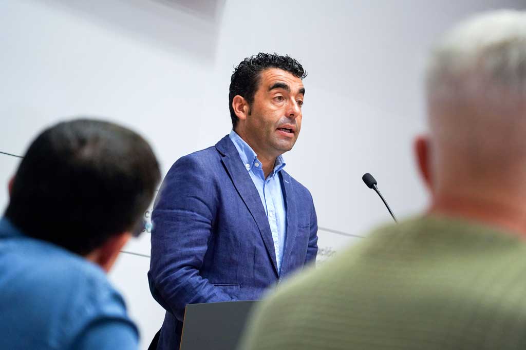 Luis López na presentación do informe de Cultura do Observatroio de competitividade