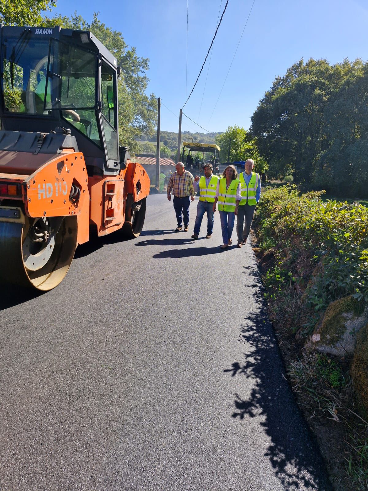 A Deputación supervisa en Rodeiro o estado dos traballos de mellora de firme