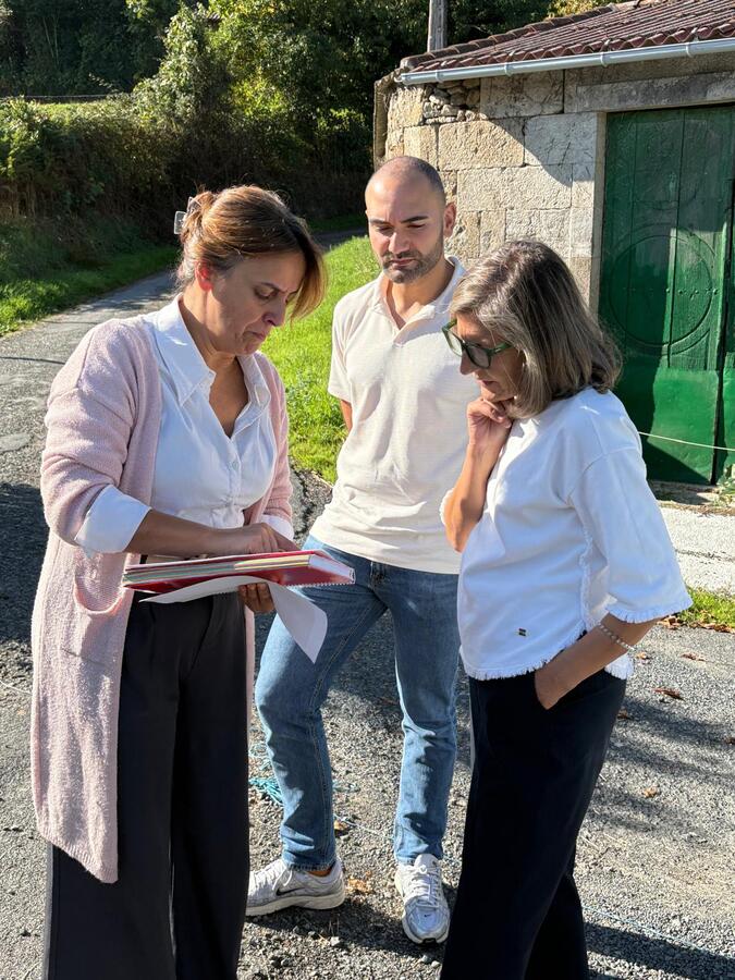 A deputada provincial Belén Cachafeiro visitou o concello