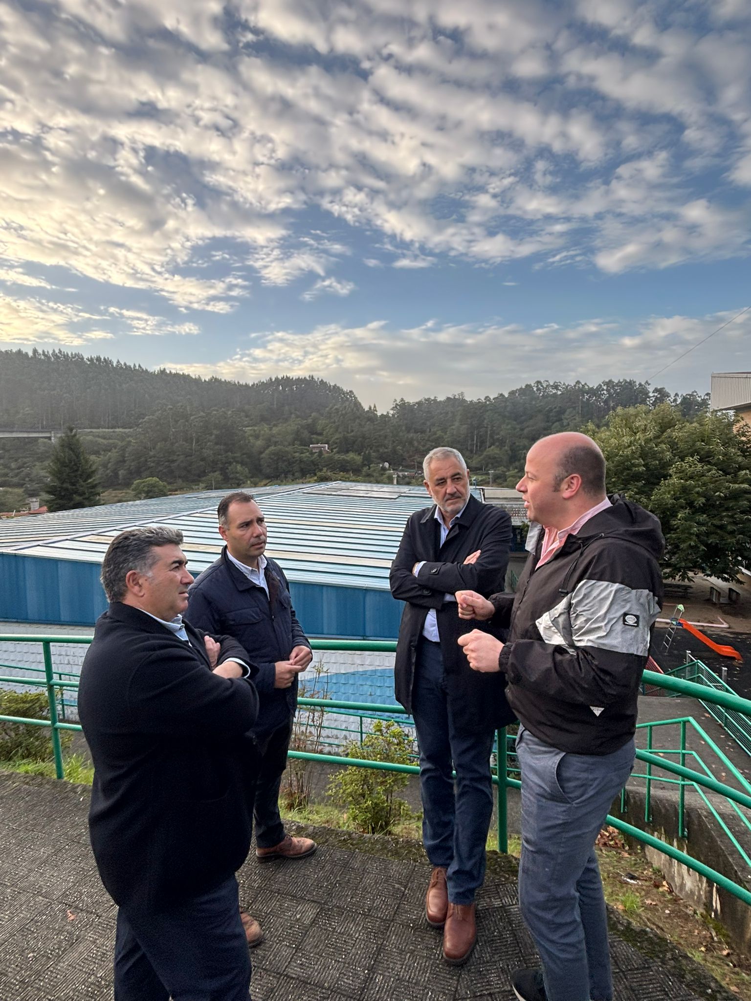 Ricardo Martínez visita la piscina de Caldas de Reis