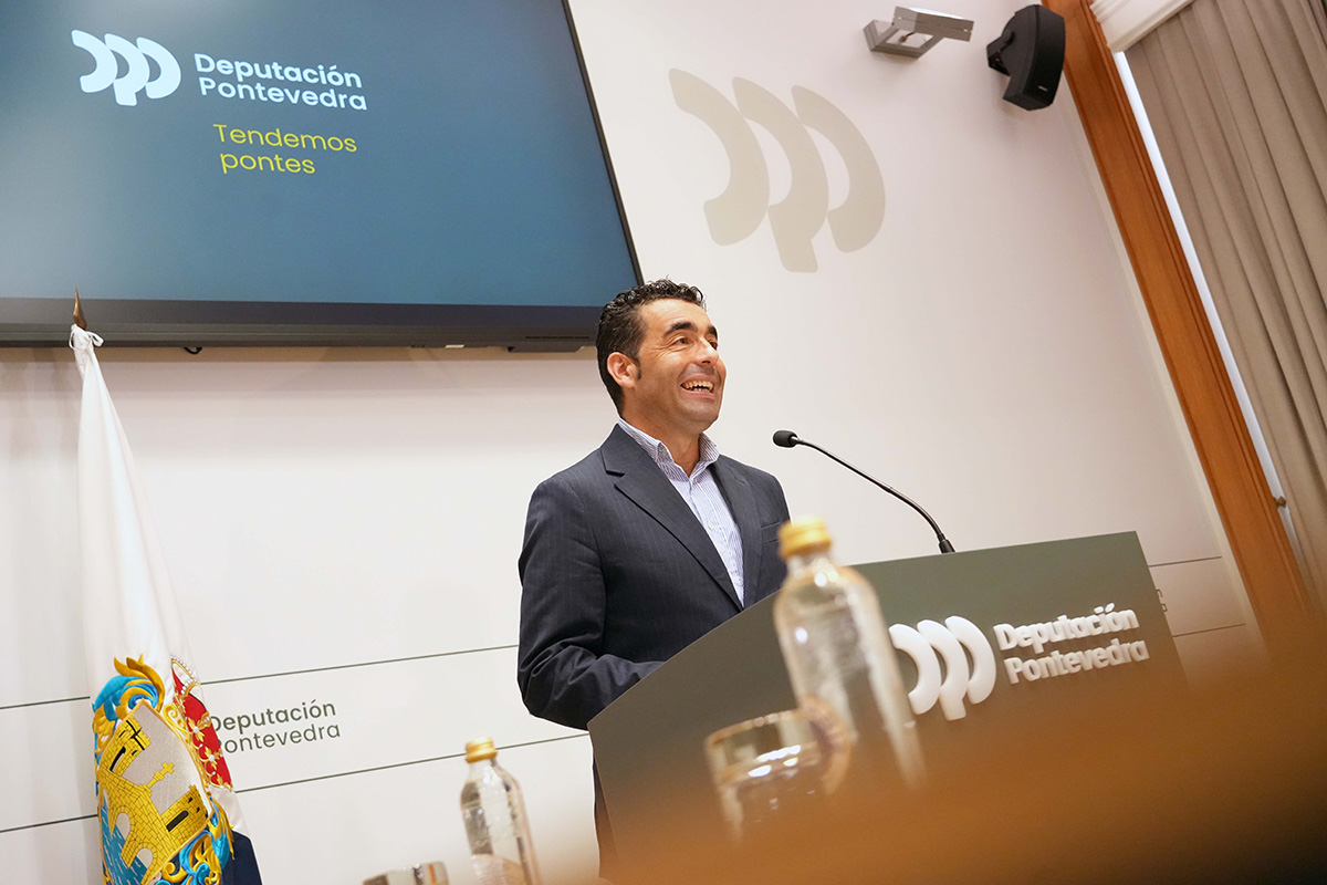 Conferencia de prensa de Luis López