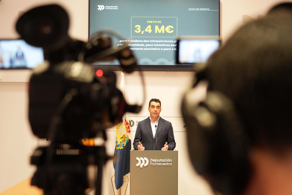 Luis López en rolda de prensa