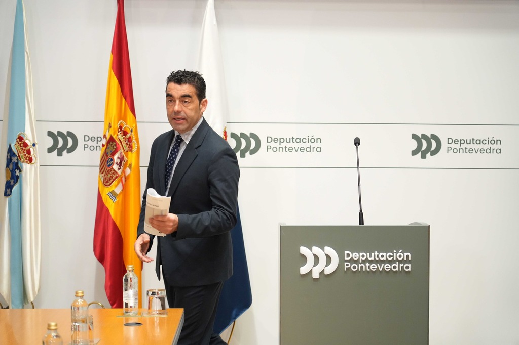 Luis López en rolda de prensa