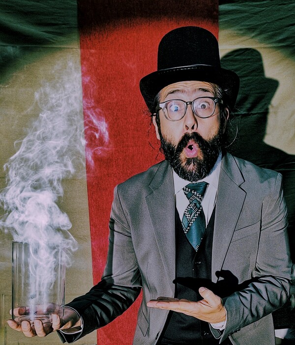 “+Escénicas” +Teatro <i>Charlatán Rodríguez</i>. Rendos Pequeno
