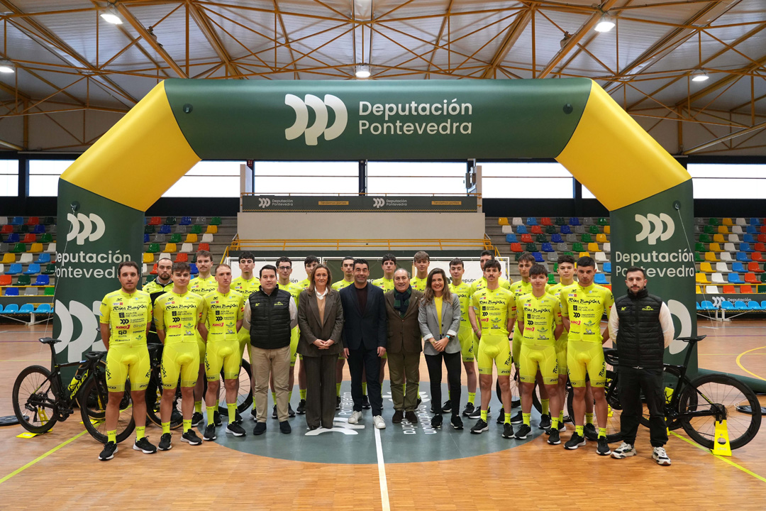 Concentración de pretempada do Club Ciclista Rías Baixas en Príncipe Felipe