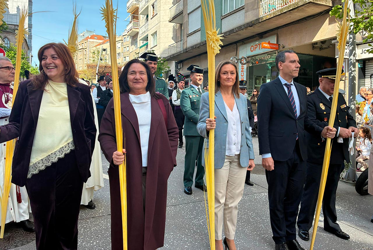 Luisa Sánchez celebra o Domingo de Ramos xunto a centos de fieis na misa e procesión da Borriquita en Vigo
