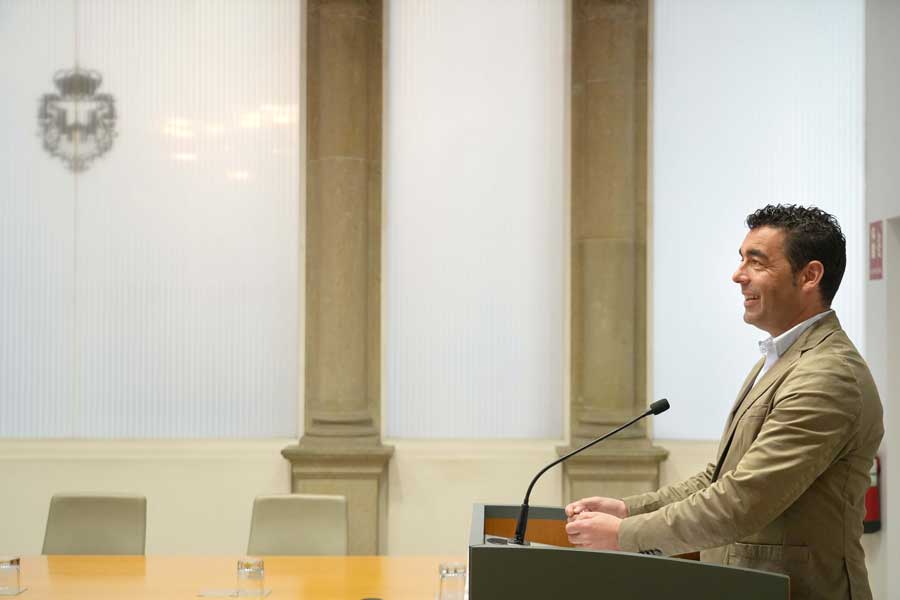 Luis López na conferencia de prensa do 10-04-2026
