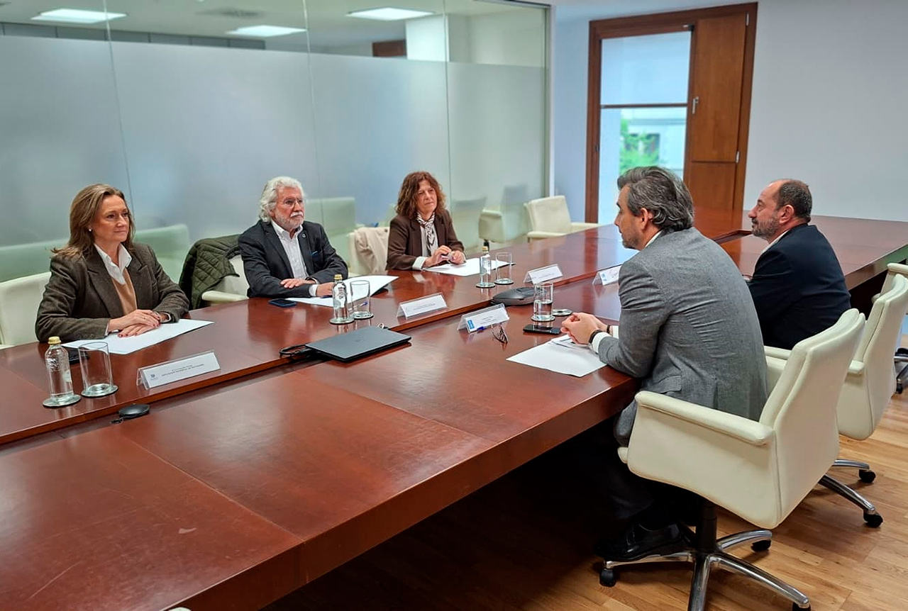 A Deputación de Pontevedra aposta pola promoción en orixe como vía para reactivar o tráfico aéreo en Peinador