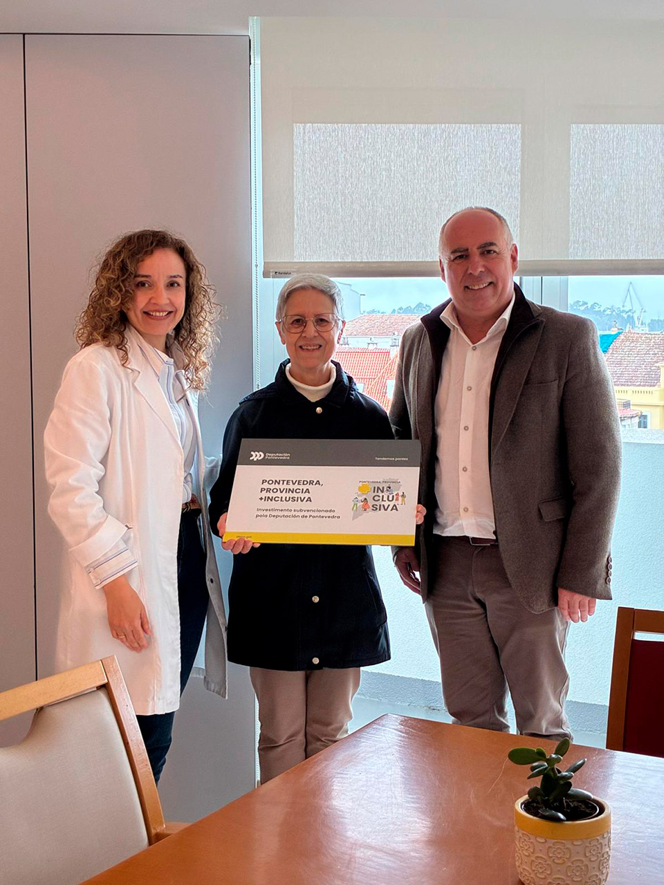 A Deputación visita en Vilagarcía de Arousa a Fundación Residencia Divina Pastora e enxalza a utilidade das axudas do programa Provincia +Inclusiva, que este ano achega 210.000 para o fomento da accesibilidade