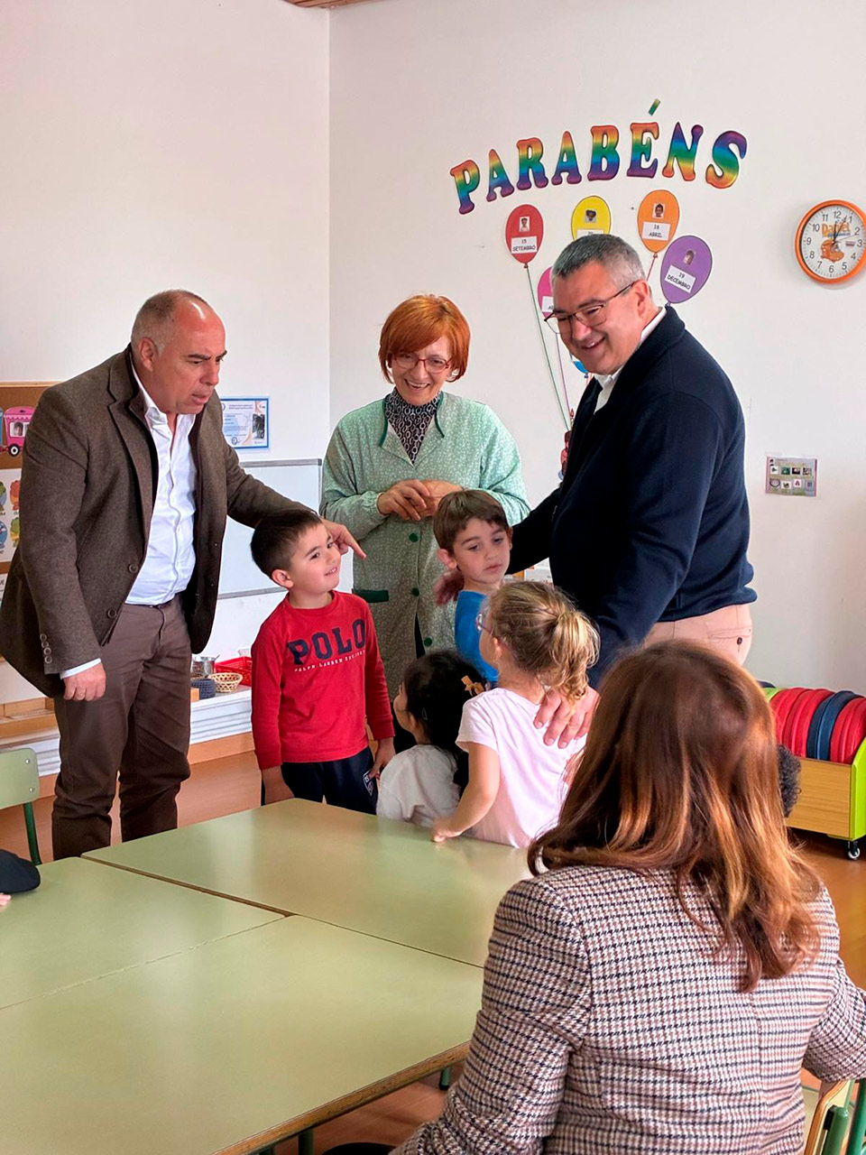 A Deputación entrega no CRA de Ribadumia o premio ao mellor mural de educación infantil do concurso escolar A Viaxe de Gotiña