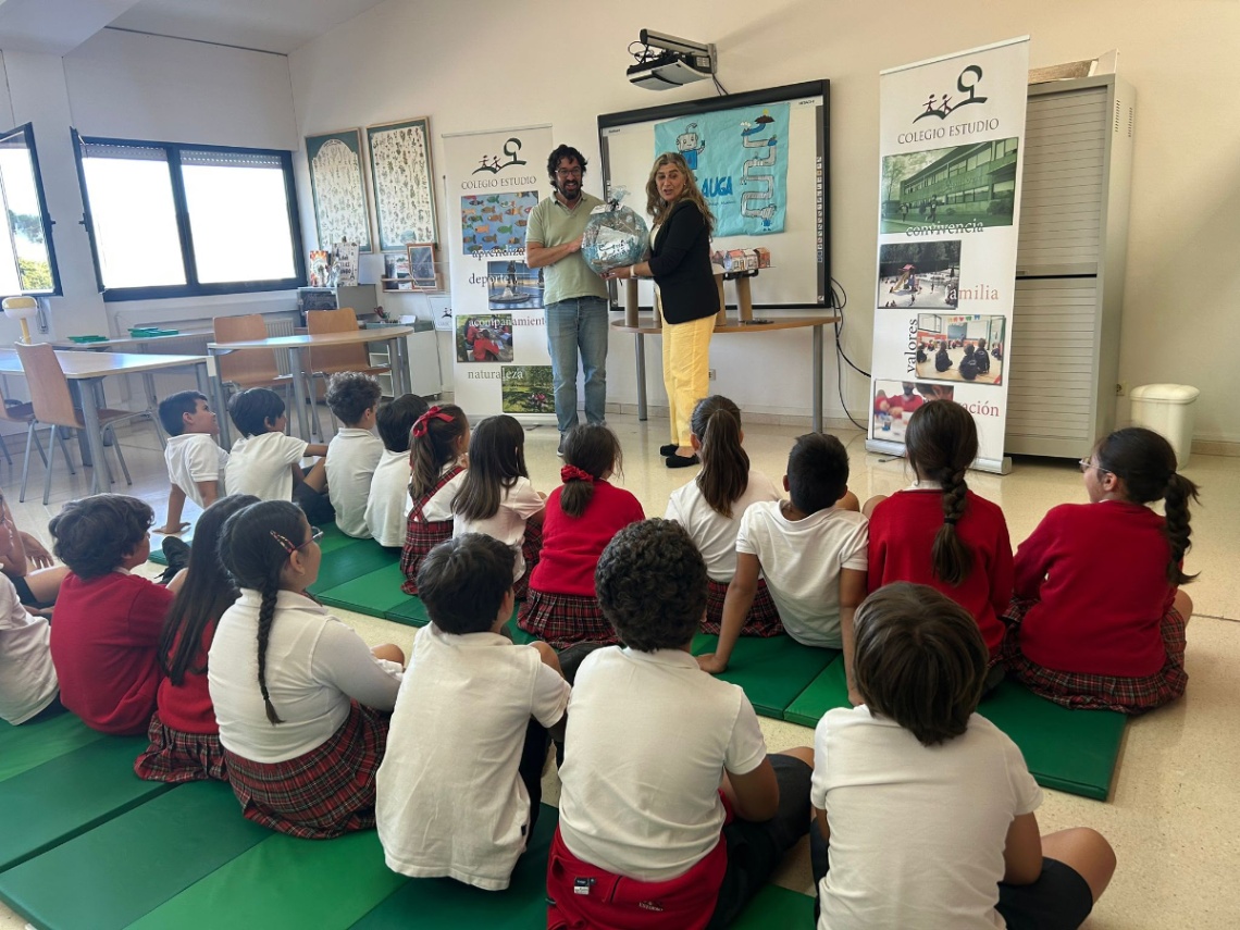 A Deputación entrega no CPR Estudio de Nigrán o premio do concurso escolar A Viaxe de Gotiña