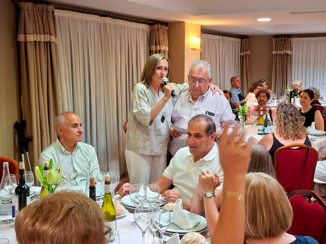 Luisa Sánchez asiste á cea de fin de tempada da Agrupación de Veteranos de Fútbol de Vigo