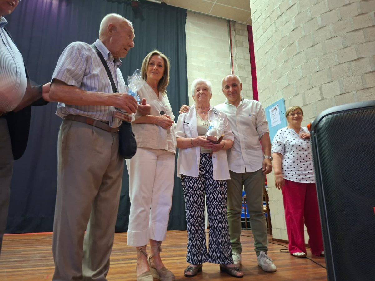 Luisa Sánchez participa na homenaxe ás persoas maiores da Asociación Veciñal Monte da Mina