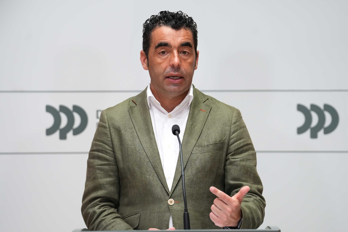 Luis López adianta que a Deputación investirá 470.000 € para que 1.540 nenas e nenos da provincia participen o vindeiro verán no Campamento A Lanzada