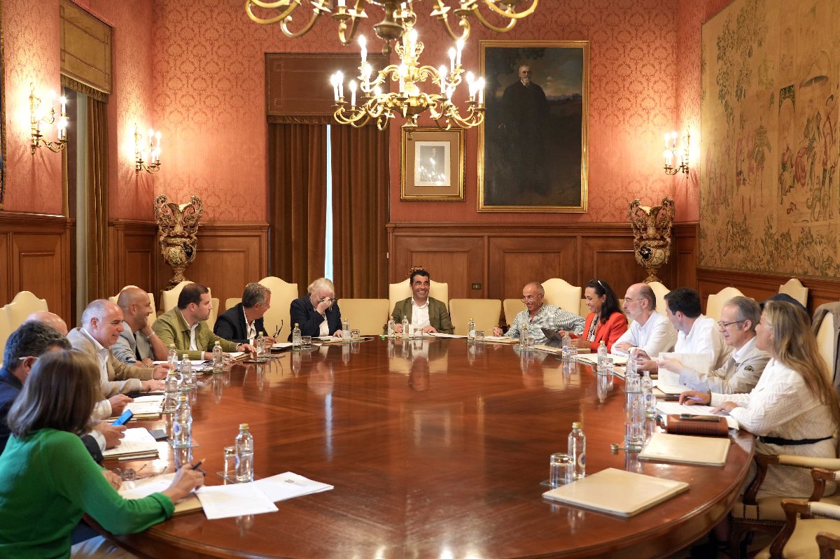 Luis López anuncia que 15 colectivos recibirán preto de 90.000 € para a recuperación e posta en valor do patrimonio marítimo-fluvial da provincia