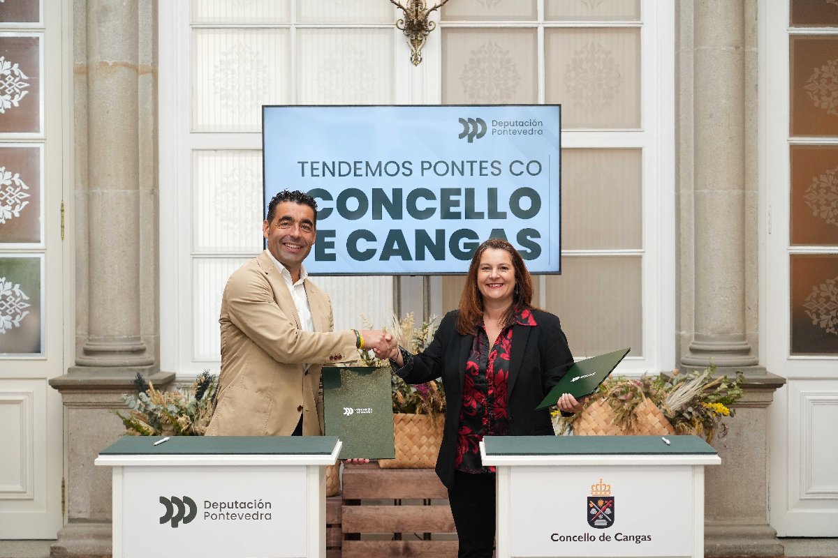 Luis López asina coa alcaldesa de Cangas de Morrazo, Araceli Gestido, un convenio de 1,5M€ para a humanización da contorna do centro de saúde