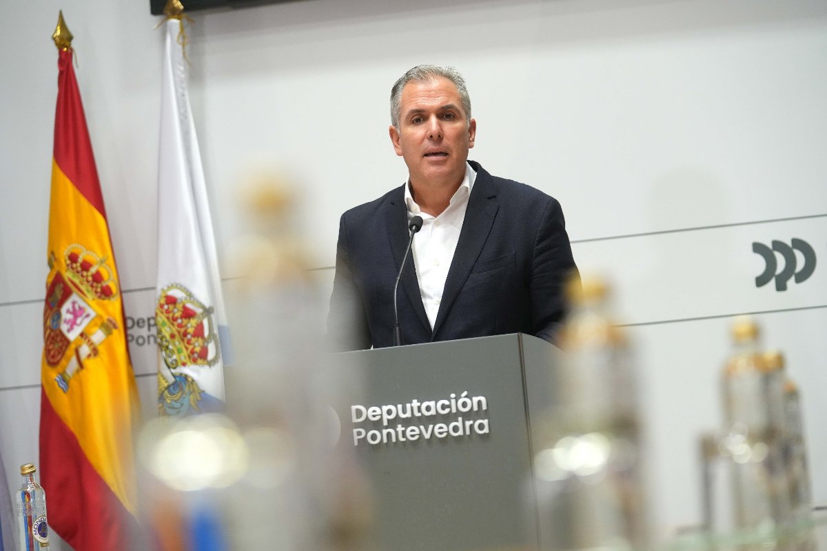 Rafa Domínguez anuncia que a Deputación reserva 845.000€ para sufragar a metade do custo das obras de renovación integral do céspede do estadio de Pasarón