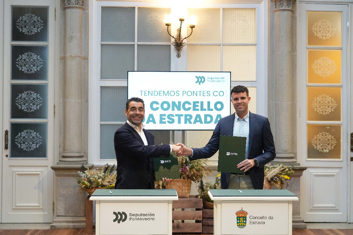 Luis López asina coa alcalde da Estrada, Gonzalo Louzao, unha achega da Deputación de 1,1M€ o para a recuperación da praia fluvial do río Liñares