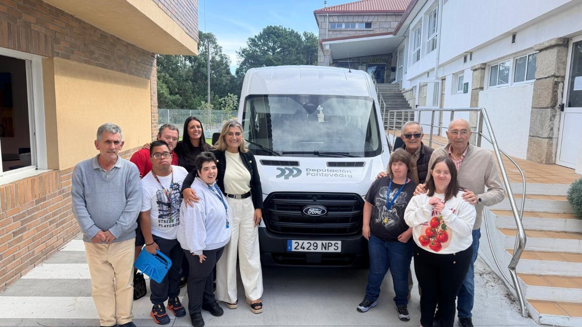 A Deputación entrega ao Centro Juan María de Nigrán un vehículo adquirido cunha axuda do programa Impulsa Benestar valorada en 25.000 euros