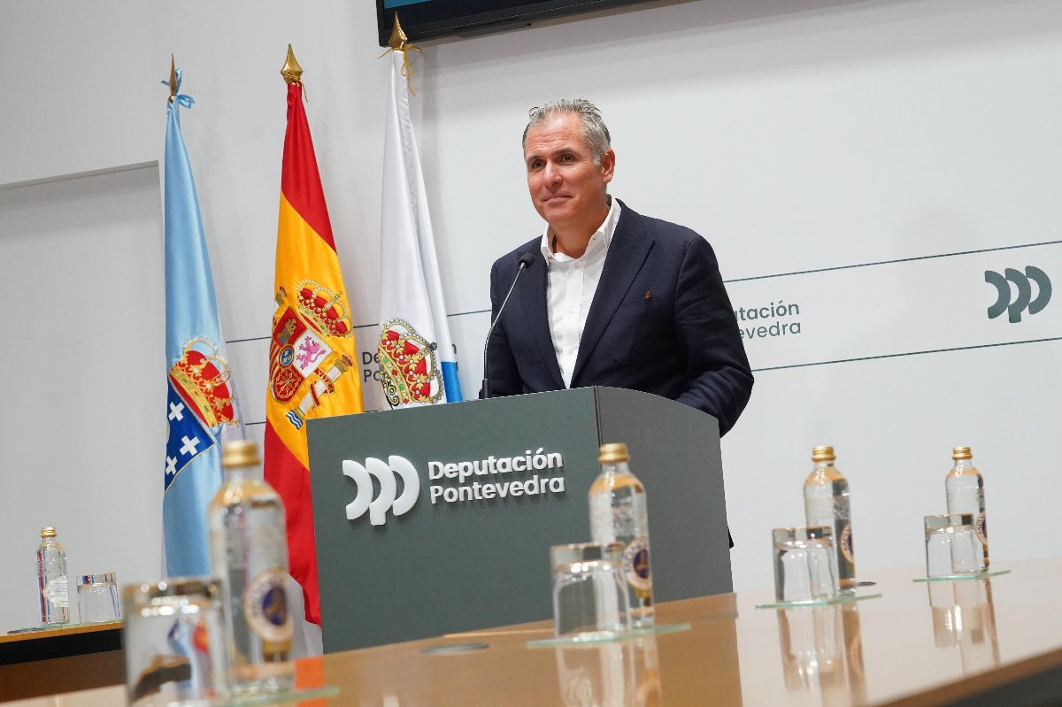 A Deputación concede as axudas ao clubs de deporte náutico, que este ano chegan a 600.000 euros para un total de 52 clubs da provincia