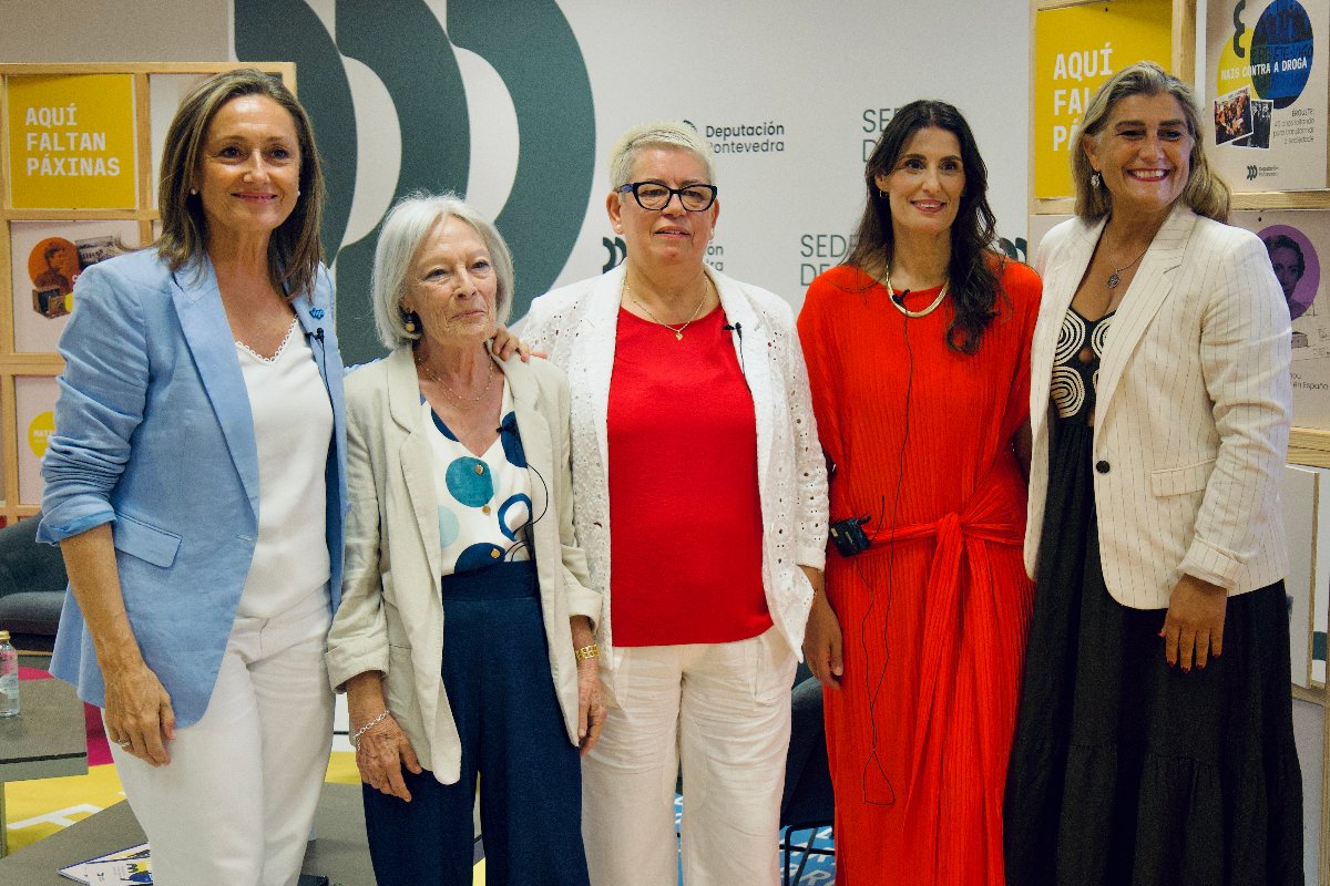 ‘Aquí faltan páxinas’ recupera a historia de Marina Ledo e Begoña Villar, as primeiras policías locais de Vigo que patrullaron xuntas