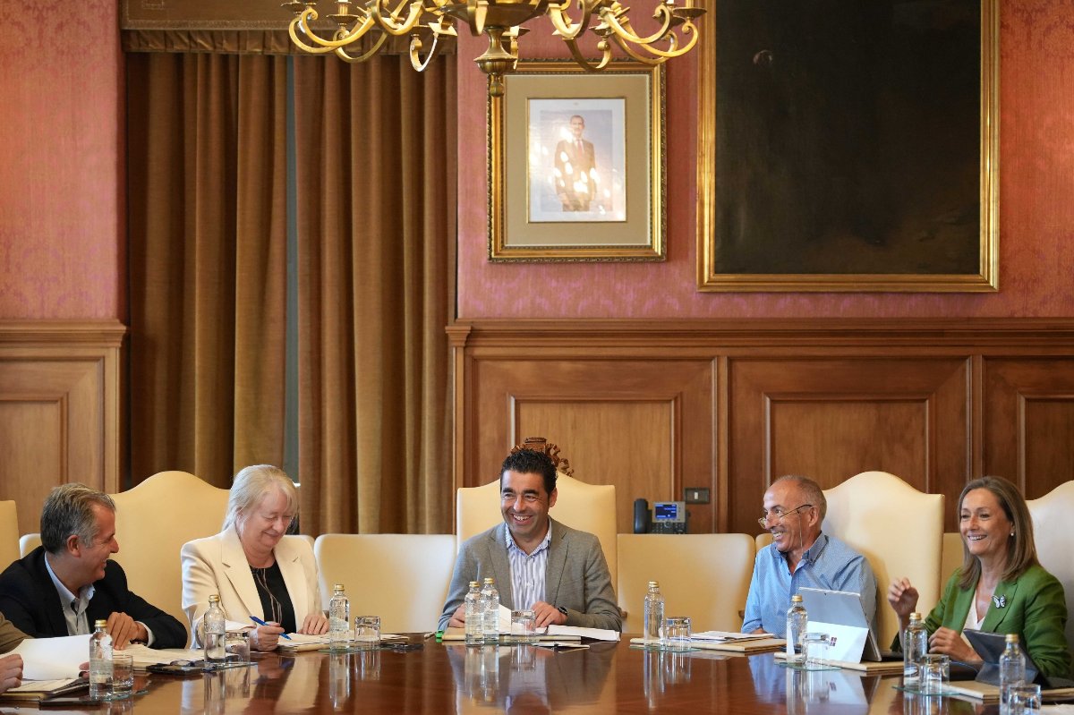 Luis López anuncia a adxudicación por 1,7 millóns de euros das obras de mellora da seguridade viaria na estrada de Campelo, en Poio